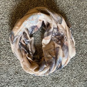 Infinity scarf, feather pattern